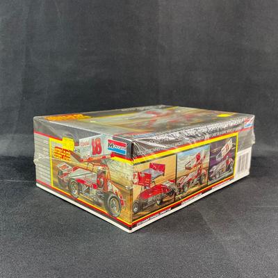 -225- 1:24 SCALE | Brady Doty Sprint Car Model Kit | Sealed