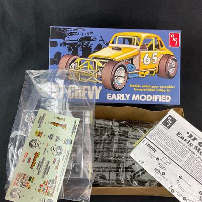 -226- 1:25 SCALE | ‘37 Chevy Early Modified Model Kit | Opened