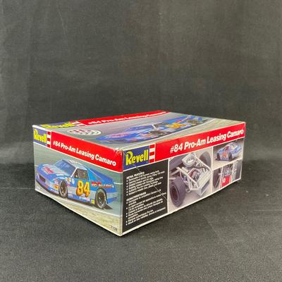 -227- 1:25 SCALE | #84 Pro-Am Leasing Camaro Model Kit | Opened