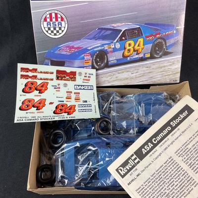 -227- 1:25 SCALE | #84 Pro-Am Leasing Camaro Model Kit | Opened
