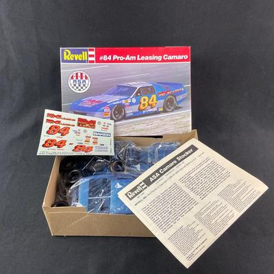 -227- 1:25 SCALE | #84 Pro-Am Leasing Camaro Model Kit | Opened
