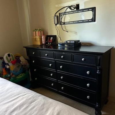 King size poster bedroom set in Ebony black