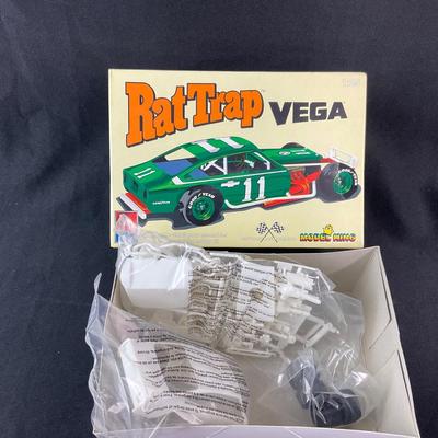 -228- 1:25 SCALE | Rat Trap Vega Model Kit | Opened