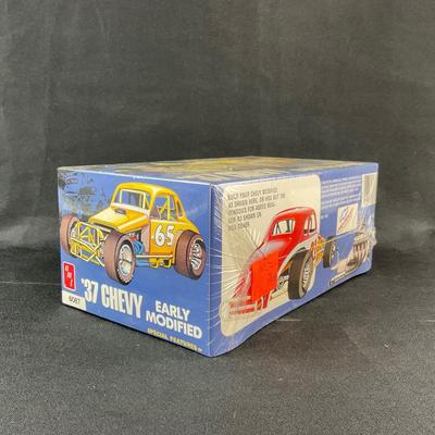 -229- 1:25 SCALE | ‘37 Chevy Early Modified Model Kit | Sealed