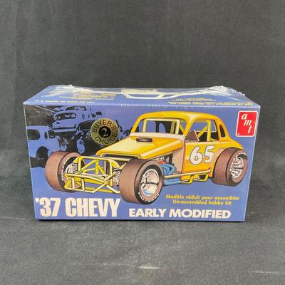 -229- 1:25 SCALE | ‘37 Chevy Early Modified Model Kit | Sealed