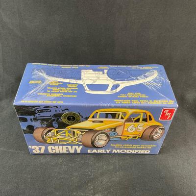 -229- 1:25 SCALE | ‘37 Chevy Early Modified Model Kit | Sealed