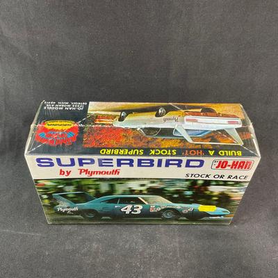 -238- 1:25 SCALE | Superbird By Plymouth Model Kit | Sealed