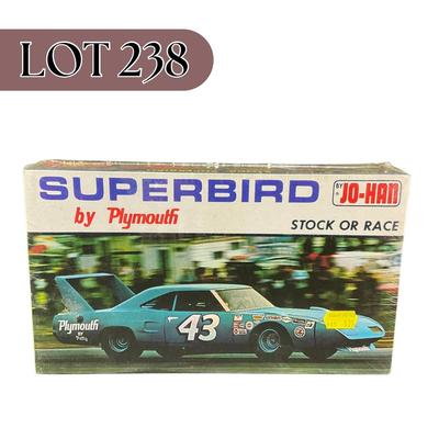 -238- 1:25 SCALE | Superbird By Plymouth Model Kit | Sealed