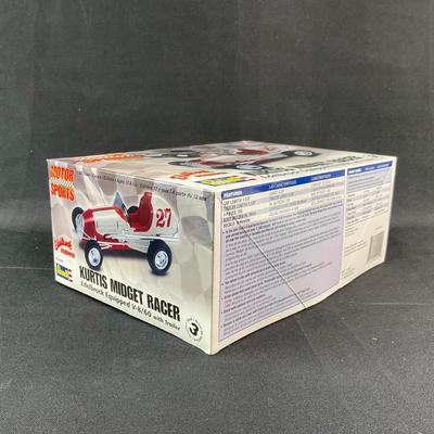-241- 1:25 SCALE | Kurtis Midget Racer Edelbrock Equipped V-8/60 With Trailer | Opened