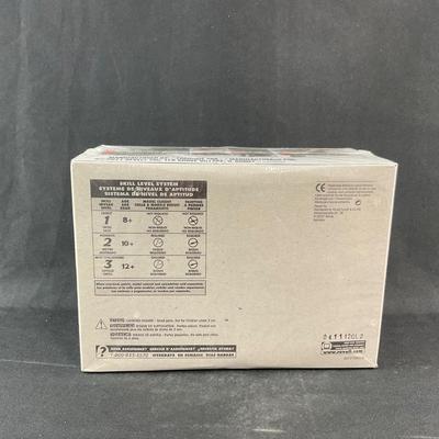 -242- 1:24 SCALE | Steve Kinser Bass Pro Shops Sprint Car Model Kit | Sealed