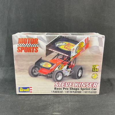 -242- 1:24 SCALE | Steve Kinser Bass Pro Shops Sprint Car Model Kit | Sealed