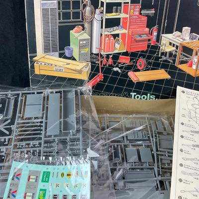 -243- 1:24 SCALE | Fujimi Garage & Tools Model Kit | Opened