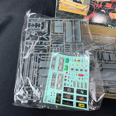 -243- 1:24 SCALE | Fujimi Garage & Tools Model Kit | Opened