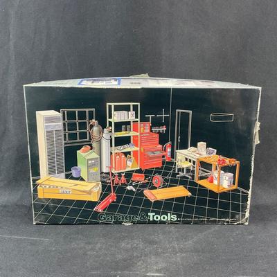 -243- 1:24 SCALE | Fujimi Garage & Tools Model Kit | Opened