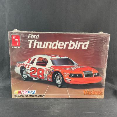 -244- 1:16 SCALE | Ford Thunderbird Hardee’s Model Kit | Sealed