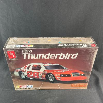 -244- 1:16 SCALE | Ford Thunderbird Hardee’s Model Kit | Sealed