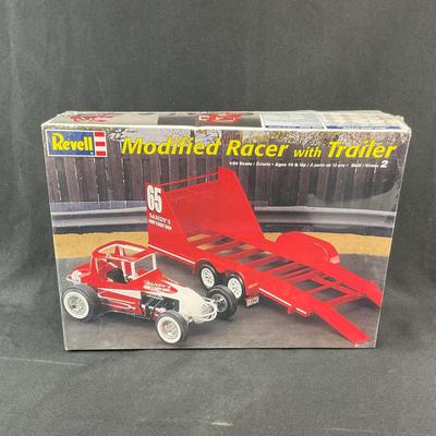 -245- 1:24 SCALE | Modified Racer With Trailer Model Kit | Sealed