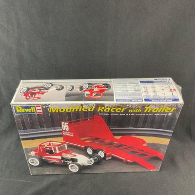 -245- 1:24 SCALE | Modified Racer With Trailer Model Kit | Sealed