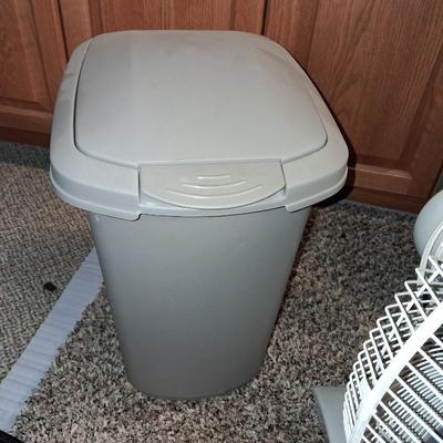 PLASTIC CLOTHES HAMPER, 2 FATIGUE MATS, SMALL TRASH CAN AND AN OSCILLATING FAN