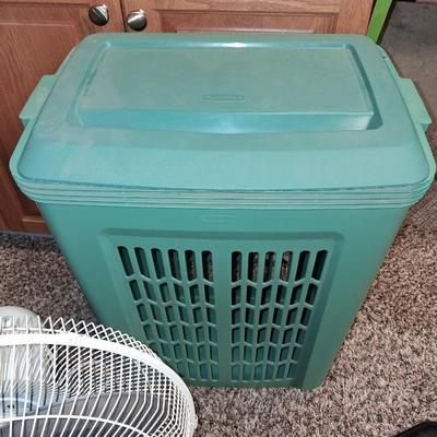 PLASTIC CLOTHES HAMPER, 2 FATIGUE MATS, SMALL TRASH CAN AND AN OSCILLATING FAN