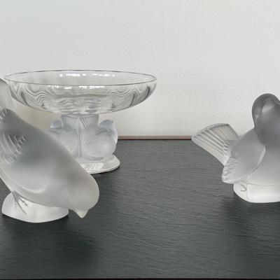 Mid-Century Lalique "Nogent" Crystal Compote w/ 4 Lalique Crystal Bird Figurines
