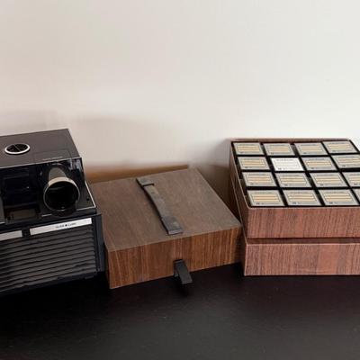 Bell & Howell Slide Cube w/ Slide Cases