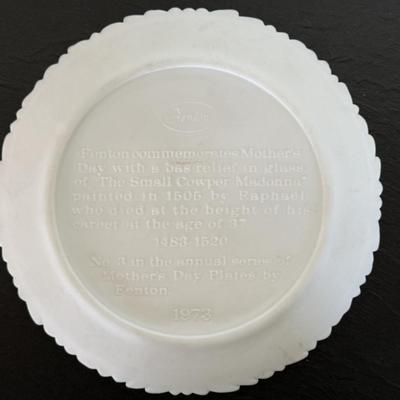 Fenton Commemorative Mother's Day Plate- 1973