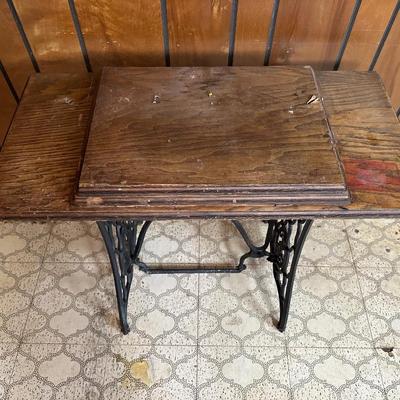 Reproduction Singer Sewing Machine Cast Iron Table Base w/ Wood Top