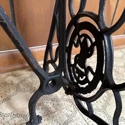 Reproduction Singer Sewing Machine Cast Iron Table Base w/ Wood Top
