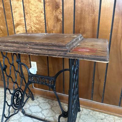 Reproduction Singer Sewing Machine Cast Iron Table Base w/ Wood Top