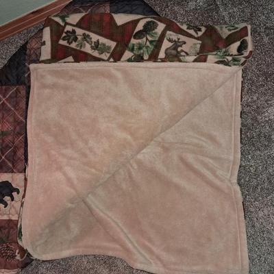 2 QUILTED OUTDOOR THEMED BLANKETS