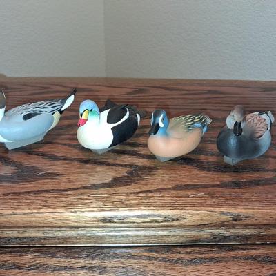 4 PLASTIC DUCKS UNLIMITED