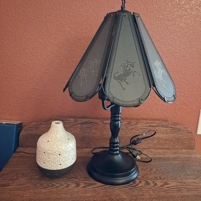 SMALLER LAMP WITH UNICORNS ON GLASS PANELS AND A AROMA DIFFUSER