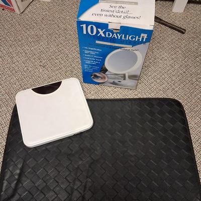 10X MAGNETIZING MAKEUP MIRROR, WEIGHT SCALE AND FATIGUE MAT