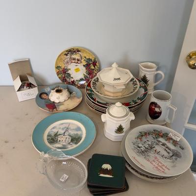 Mixed Lot of Christmas Plates 
