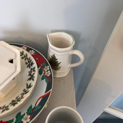 Mixed Lot of Christmas Plates 