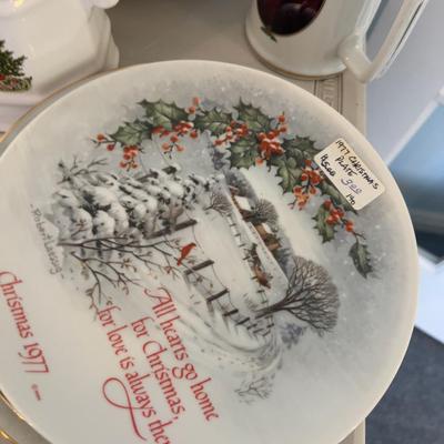 Mixed Lot of Christmas Plates 