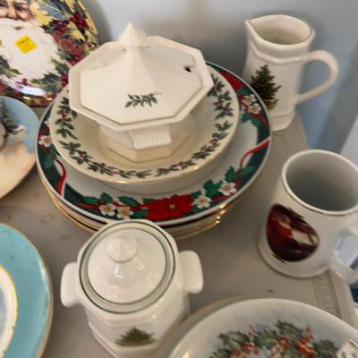 Mixed Lot of Christmas Plates 