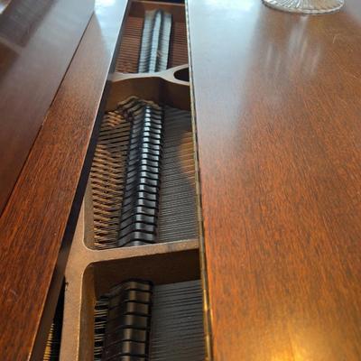 Baby Grand Piano GULBRANSEN Brand With Bench included. 