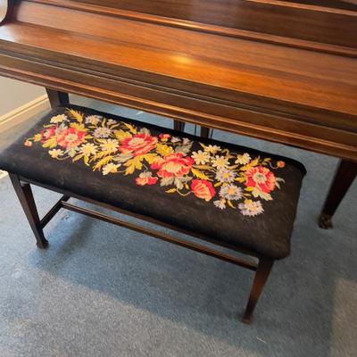 Baby Grand Piano GULBRANSEN Brand With Bench included. 