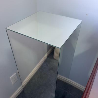 Mirrored Pedestal 