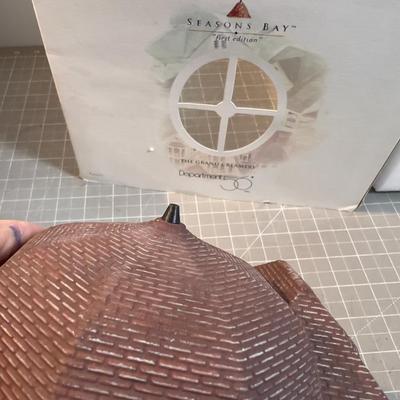 The Department 56 The Creamery 