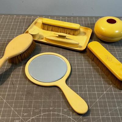 Dresser Set 1930' Era 