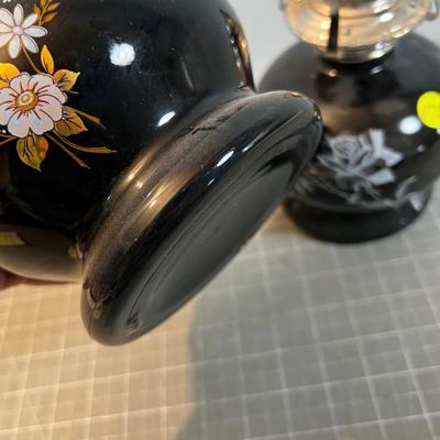 2 Oil Lamps Black with Flowers