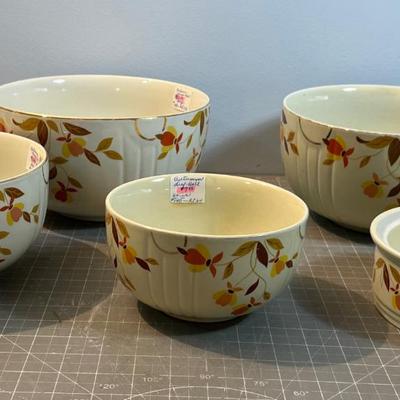5 Pieces of Autum Leaf Mixing Bowls and Lidded Vegetable (No lid though) 