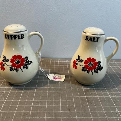 HALL Poppy  Salt & Paper