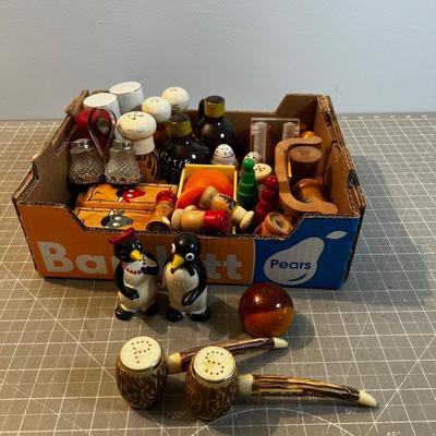 Souvenir Salt & Paper Shakers, COLLECTIBLE