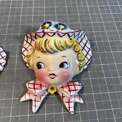 2 LEFTON Wall Pockets & 2 Plaster Fruit Hooks 