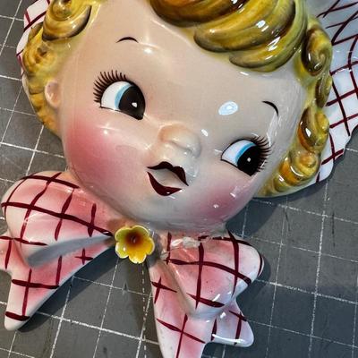 2 LEFTON Wall Pockets & 2 Plaster Fruit Hooks 