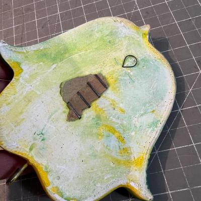 2 LEFTON Wall Pockets & 2 Plaster Fruit Hooks 